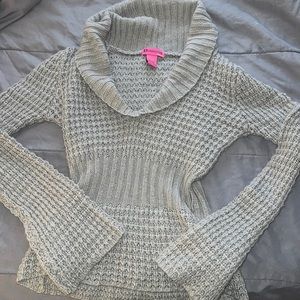 Gray sweater with flared sleeves